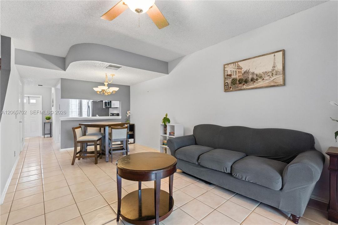 For Sale: $424,900 (2 beds, 2 baths, 1110 Square Feet)