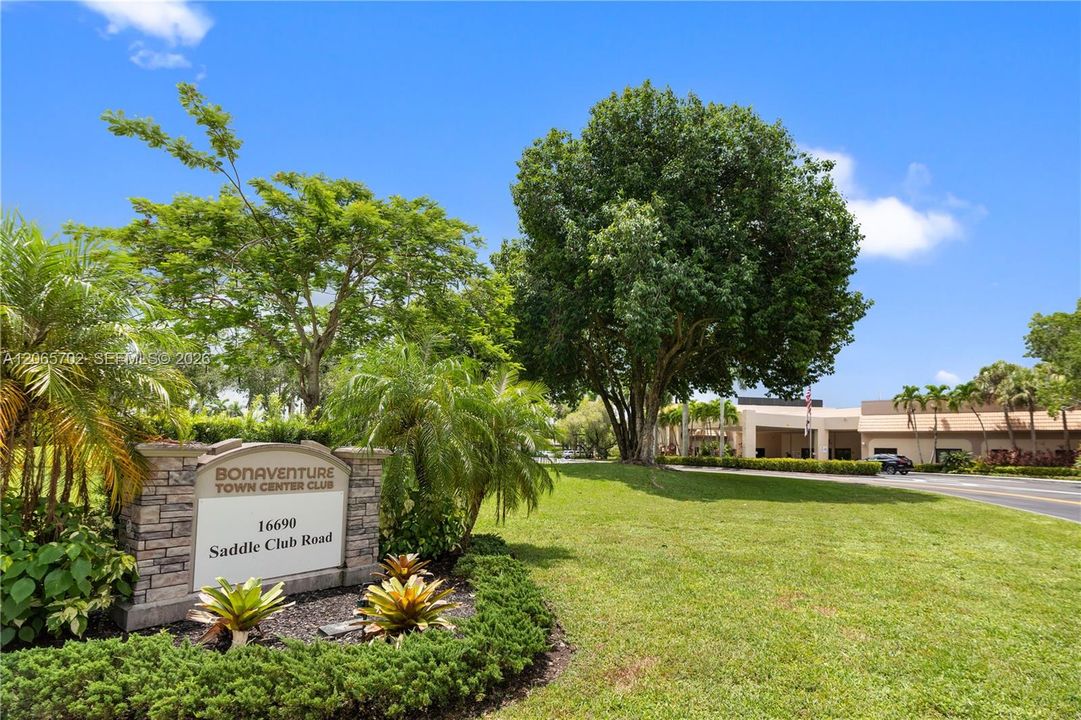 For Sale: $424,900 (2 beds, 2 baths, 1110 Square Feet)