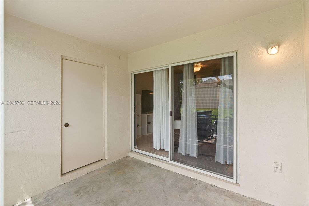 For Sale: $424,900 (2 beds, 2 baths, 1110 Square Feet)