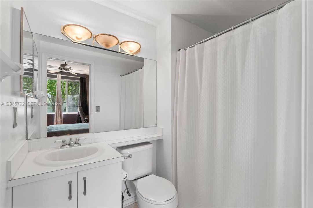 For Sale: $424,900 (2 beds, 2 baths, 1110 Square Feet)