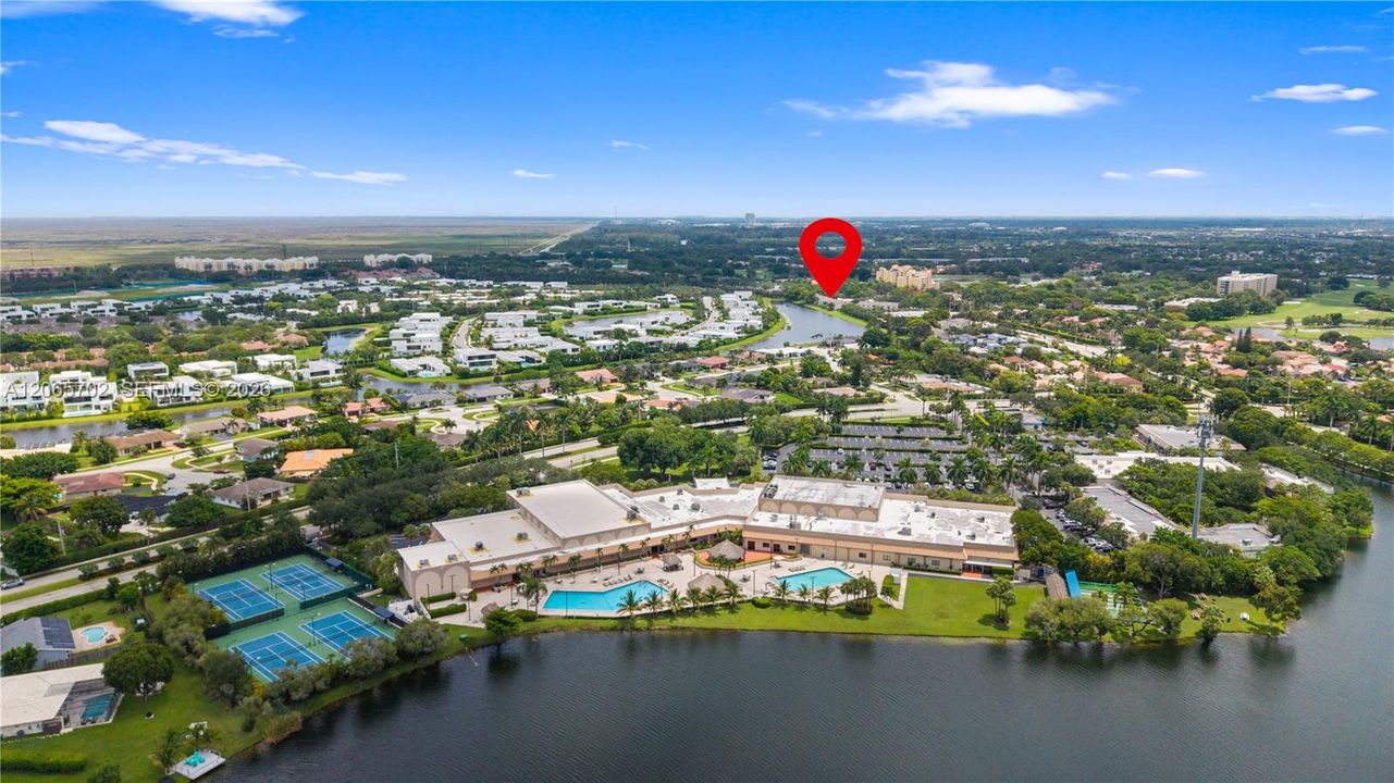 For Sale: $424,900 (2 beds, 2 baths, 1110 Square Feet)