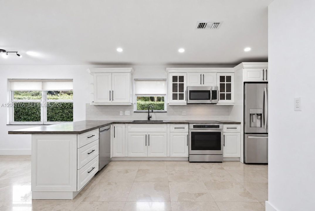 For Sale: $1,220,000 (3 beds, 2 baths, 1771 Square Feet)