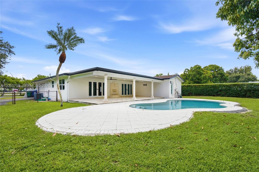 For Sale: $1,220,000 (3 beds, 2 baths, 1771 Square Feet)