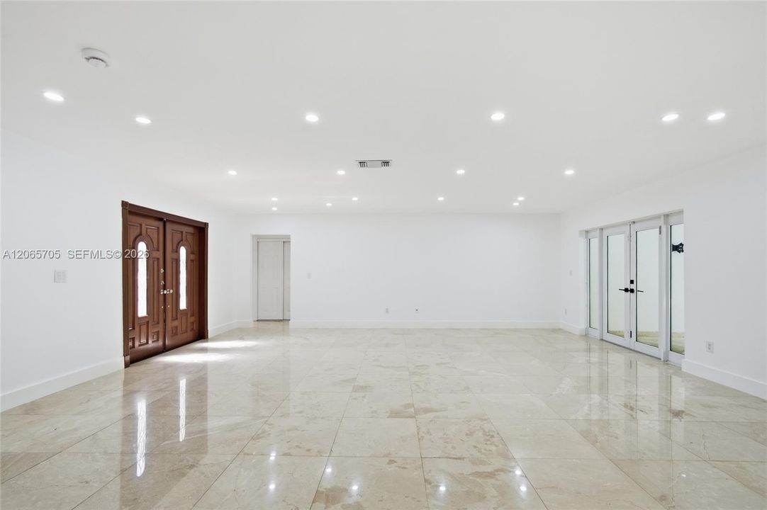 For Sale: $1,220,000 (3 beds, 2 baths, 1771 Square Feet)