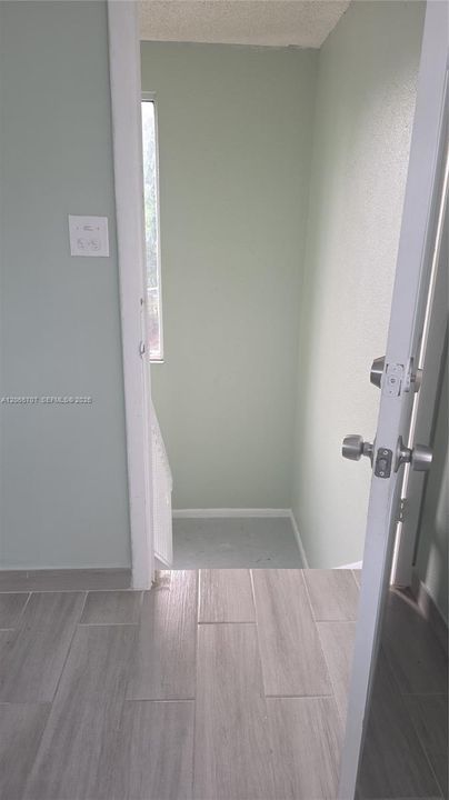 For Rent: $1,700 (1 beds, 1 baths, 3440 Square Feet)
