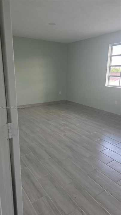 For Rent: $1,700 (1 beds, 1 baths, 3440 Square Feet)