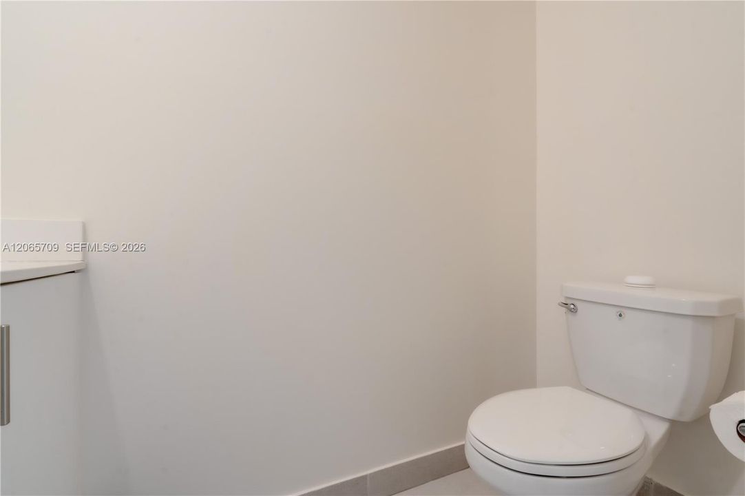 Activo con contrato: $3,400 (3 camas, 2 baños, 1586 Pies cuadrados)