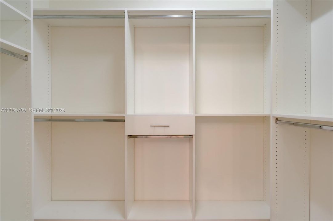 Activo con contrato: $3,400 (3 camas, 2 baños, 1586 Pies cuadrados)