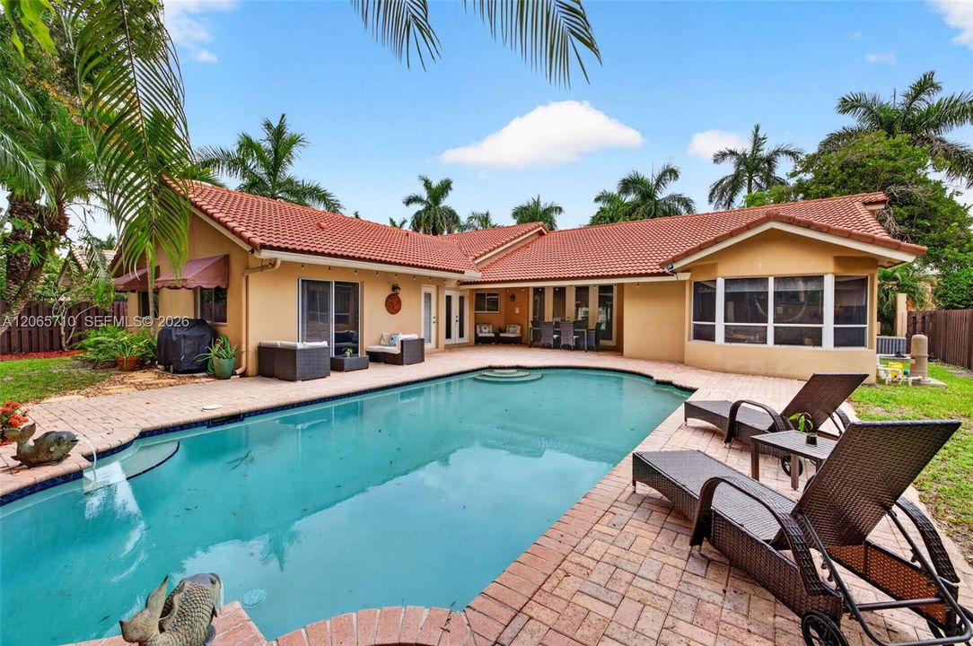 For Sale: $1,095,000 (4 beds, 2 baths, 2573 Square Feet)