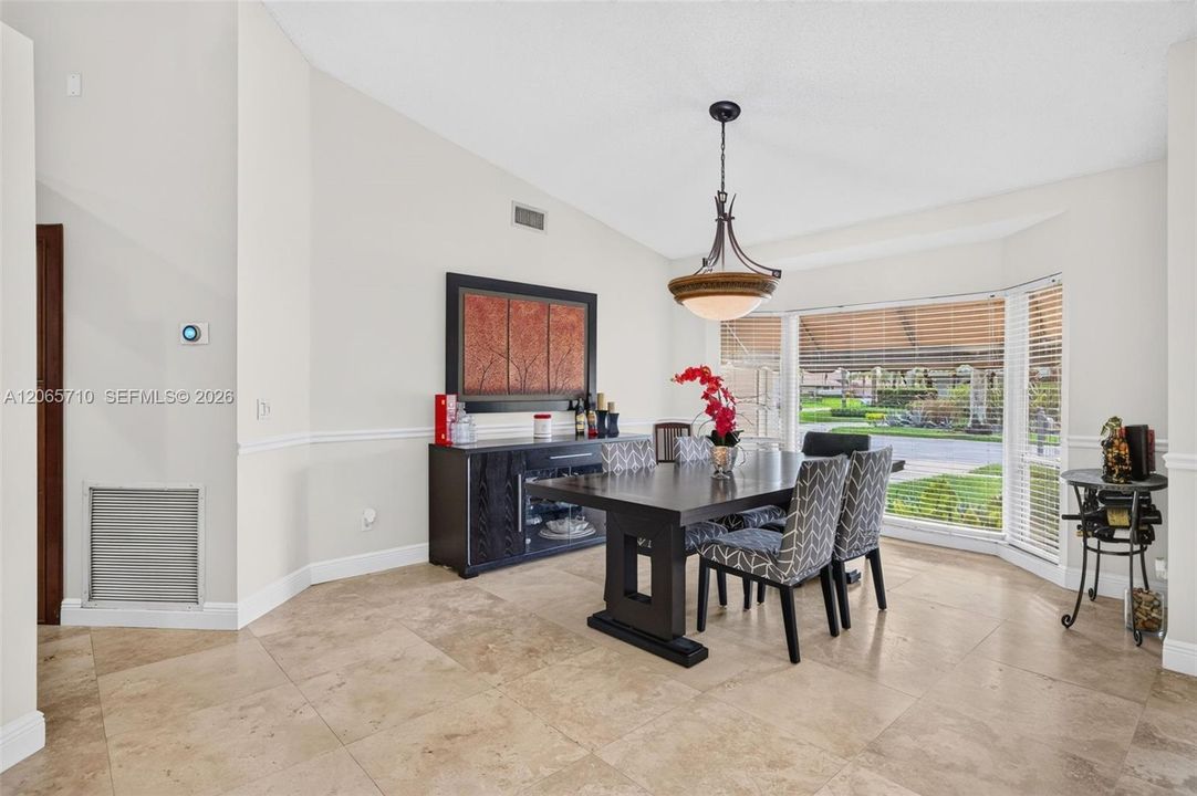 For Sale: $1,095,000 (4 beds, 2 baths, 2573 Square Feet)