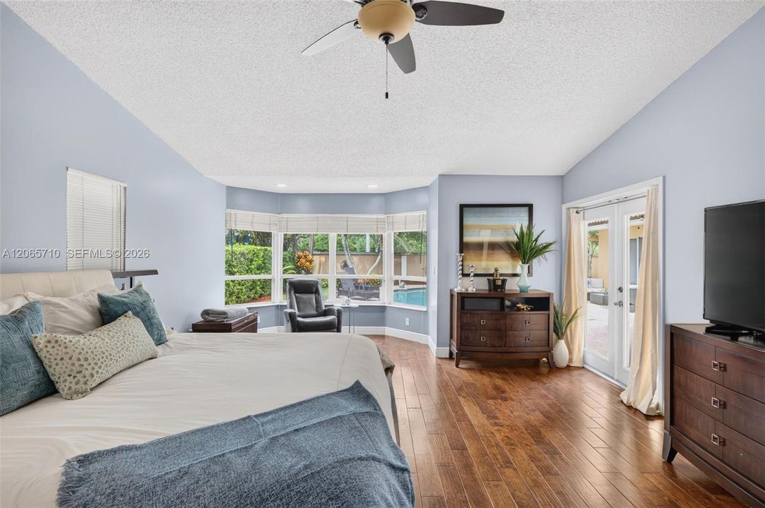 For Sale: $1,095,000 (4 beds, 2 baths, 2573 Square Feet)