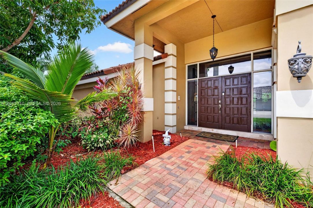 For Sale: $1,095,000 (4 beds, 2 baths, 2573 Square Feet)