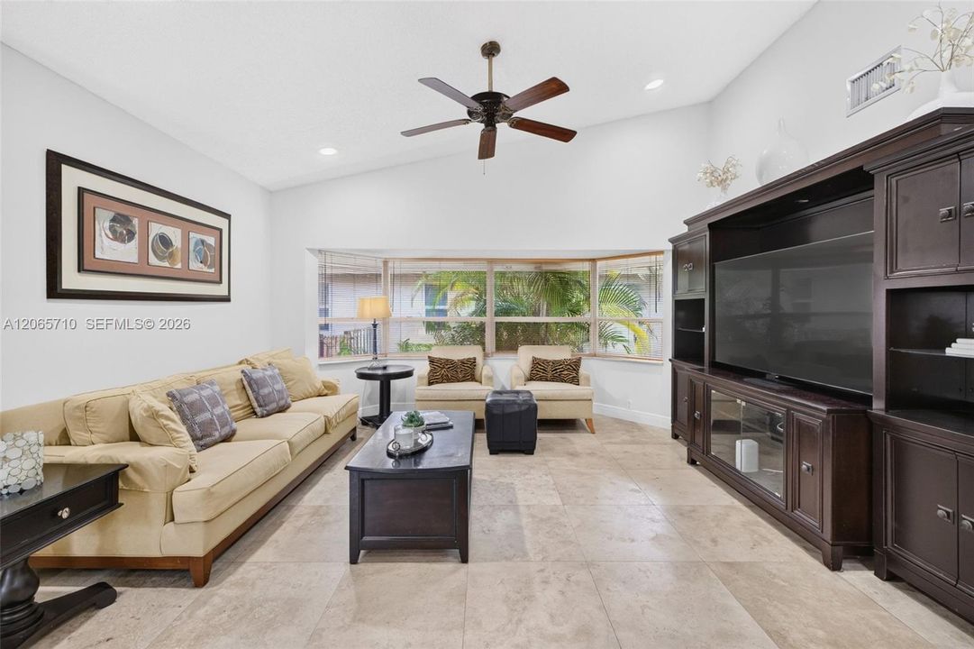 For Sale: $1,095,000 (4 beds, 2 baths, 2573 Square Feet)