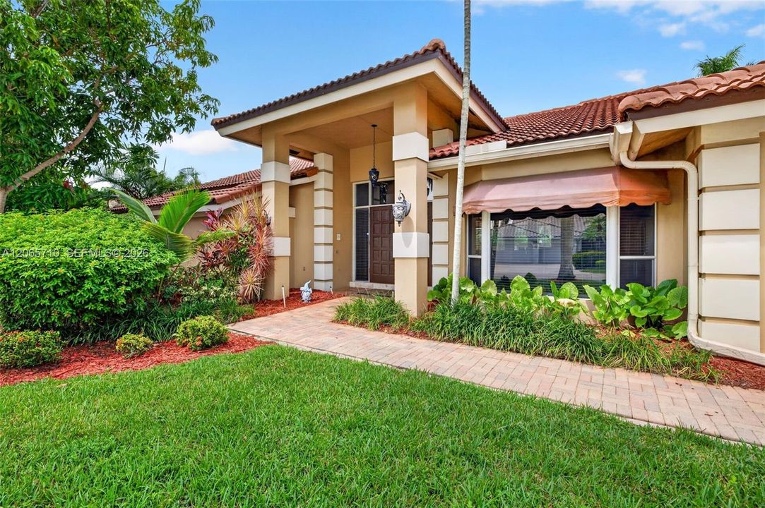 For Sale: $1,095,000 (4 beds, 2 baths, 2573 Square Feet)