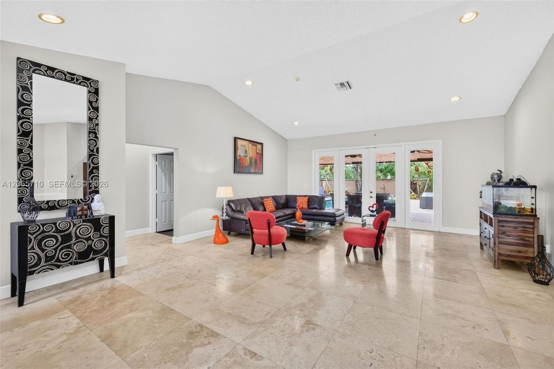 For Sale: $1,095,000 (4 beds, 2 baths, 2573 Square Feet)