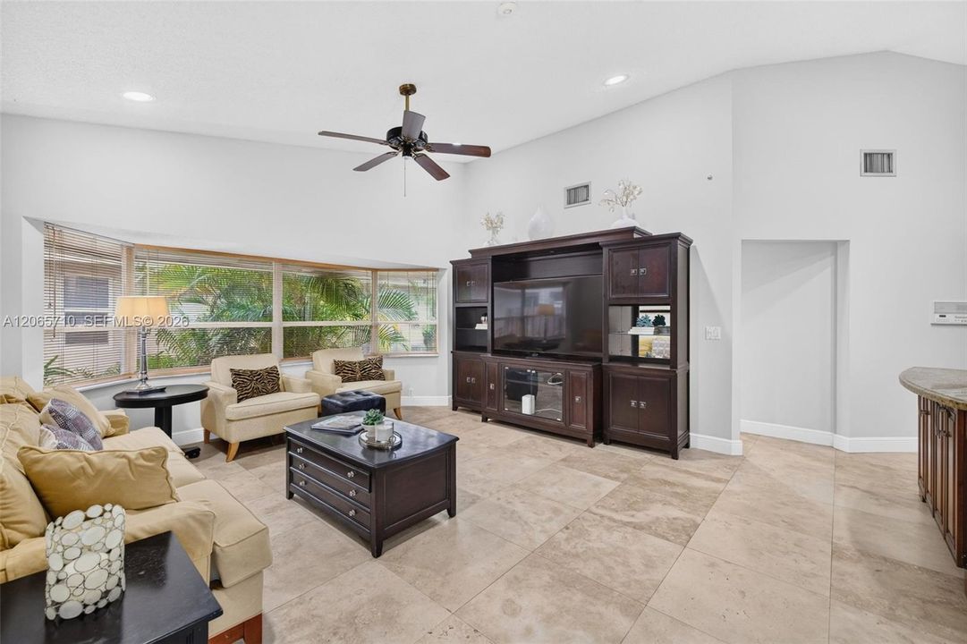 For Sale: $1,095,000 (4 beds, 2 baths, 2573 Square Feet)