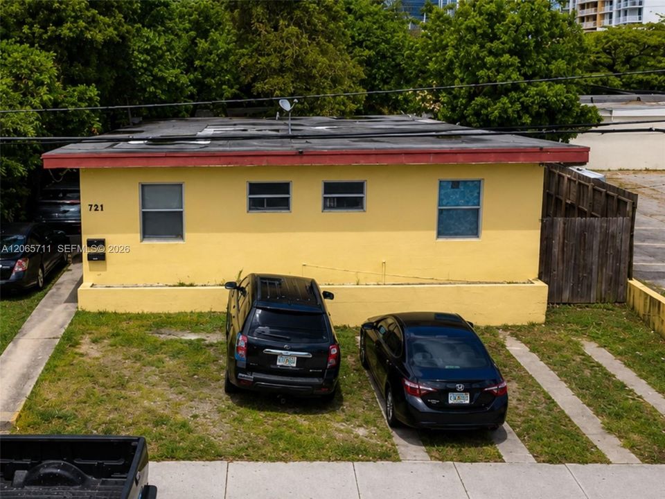 721 Sw 10th AVE