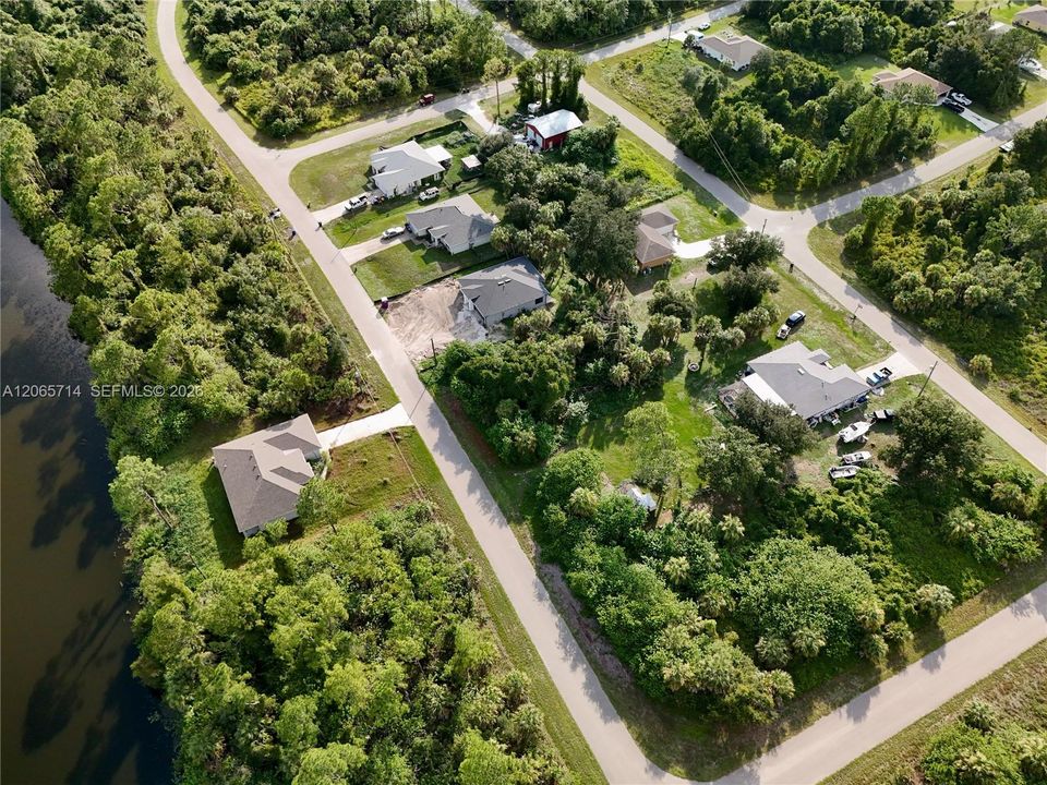 На продажу: $20,000 (0.23 acres)