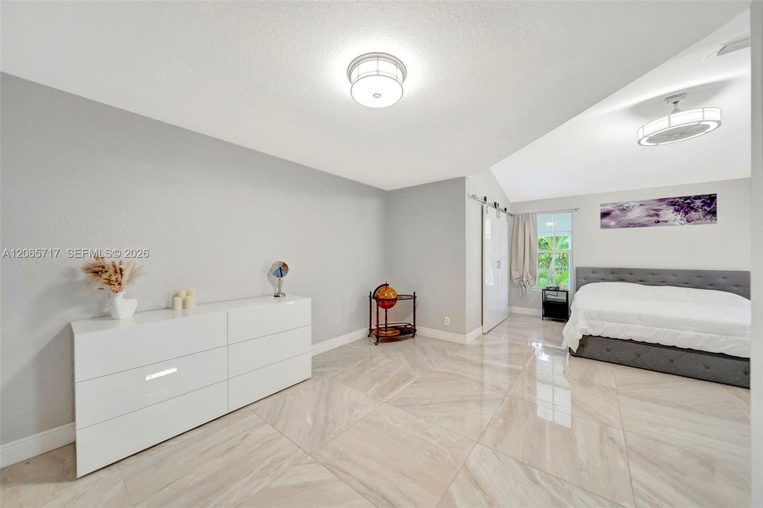 На продажу: $1,350,000 (4 спален, 4 ванн, 4048 Квадратных фут)
