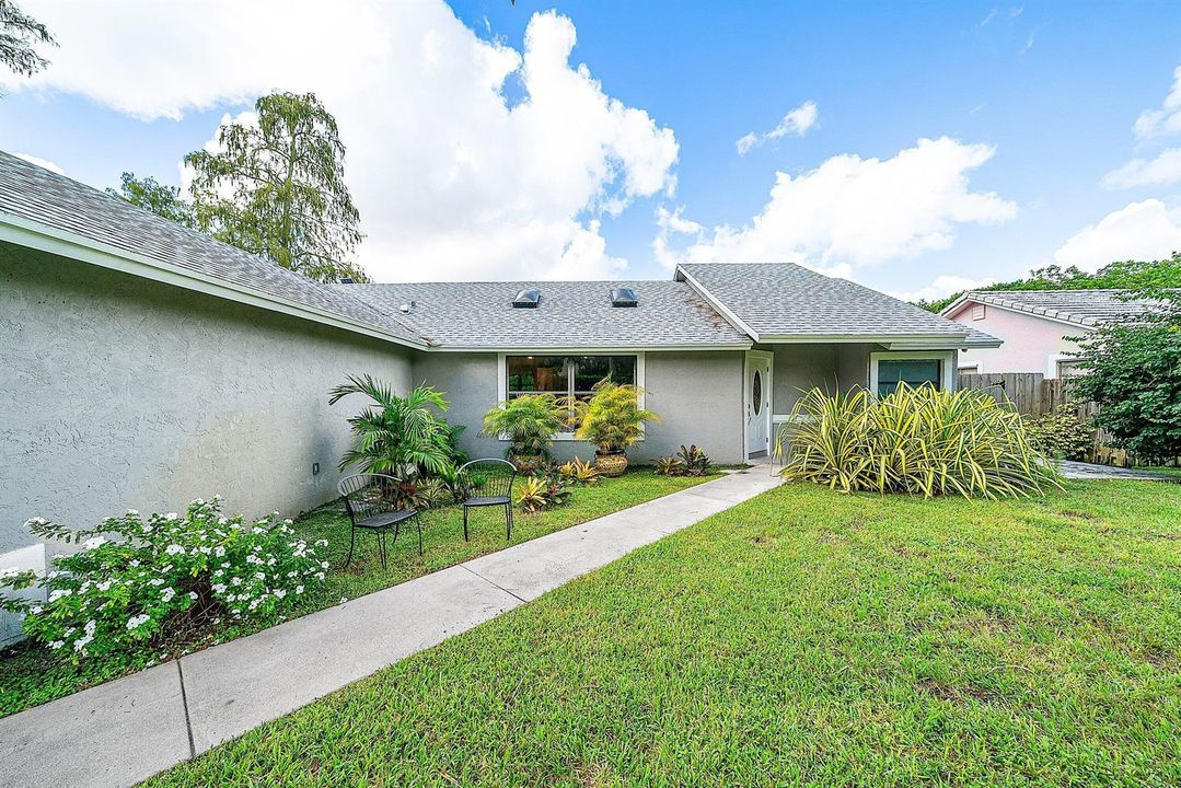 005-1252RaintreeLane-Wellington-FL-33414