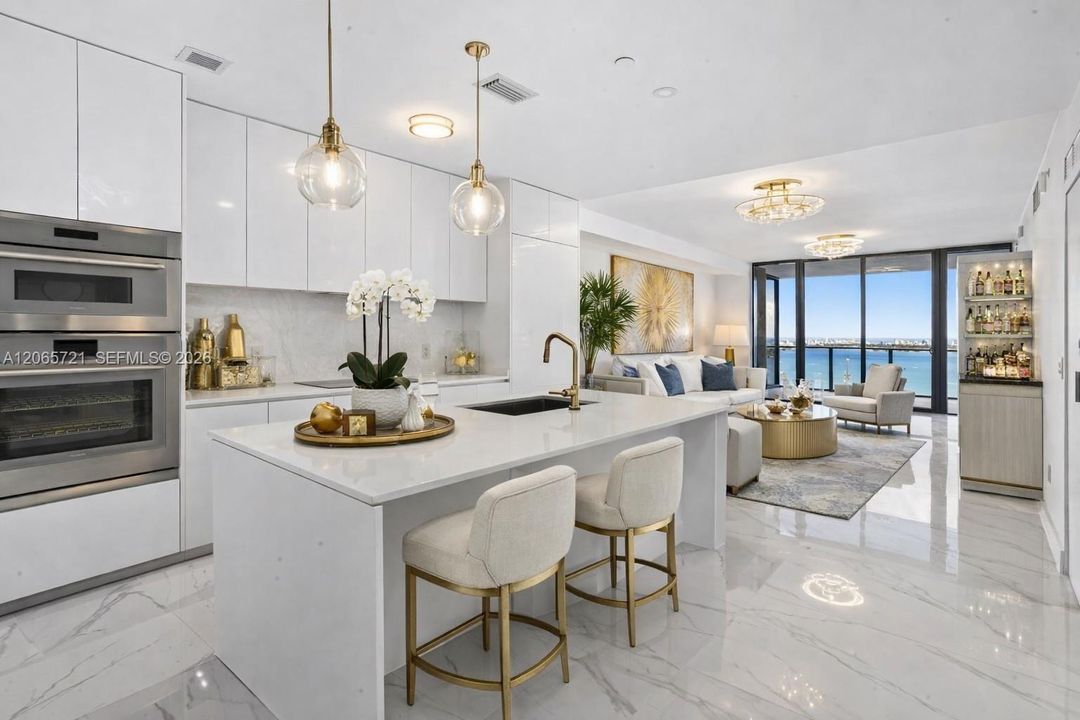 For Sale: $2,149,000 (2 beds, 3 baths, 1283 Square Feet)