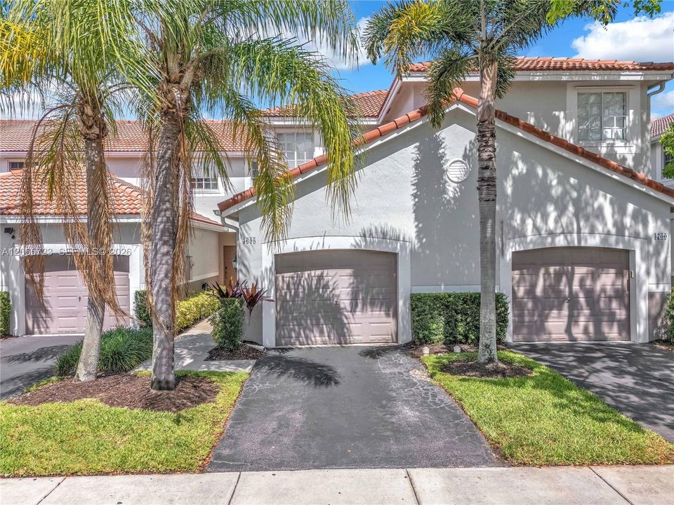 For Rent: $3,400 (3 beds, 2 baths, 1443 Square Feet)