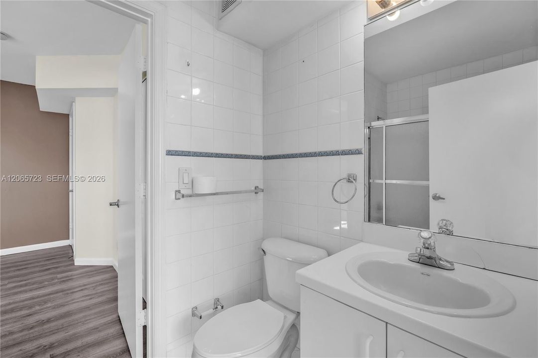 For Rent: $3,400 (3 beds, 2 baths, 1443 Square Feet)