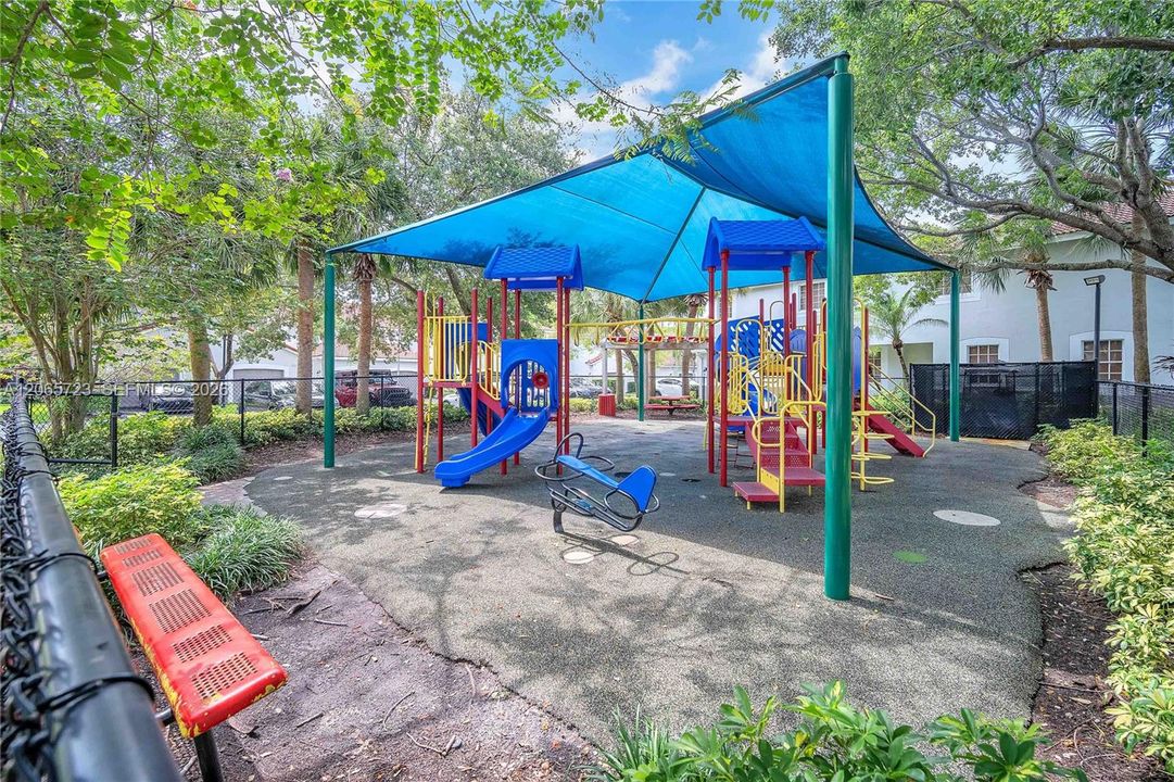 For Rent: $3,400 (3 beds, 2 baths, 1443 Square Feet)