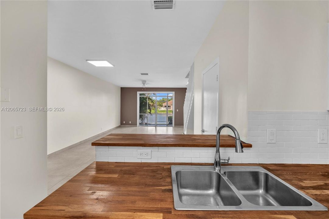 For Rent: $3,400 (3 beds, 2 baths, 1443 Square Feet)