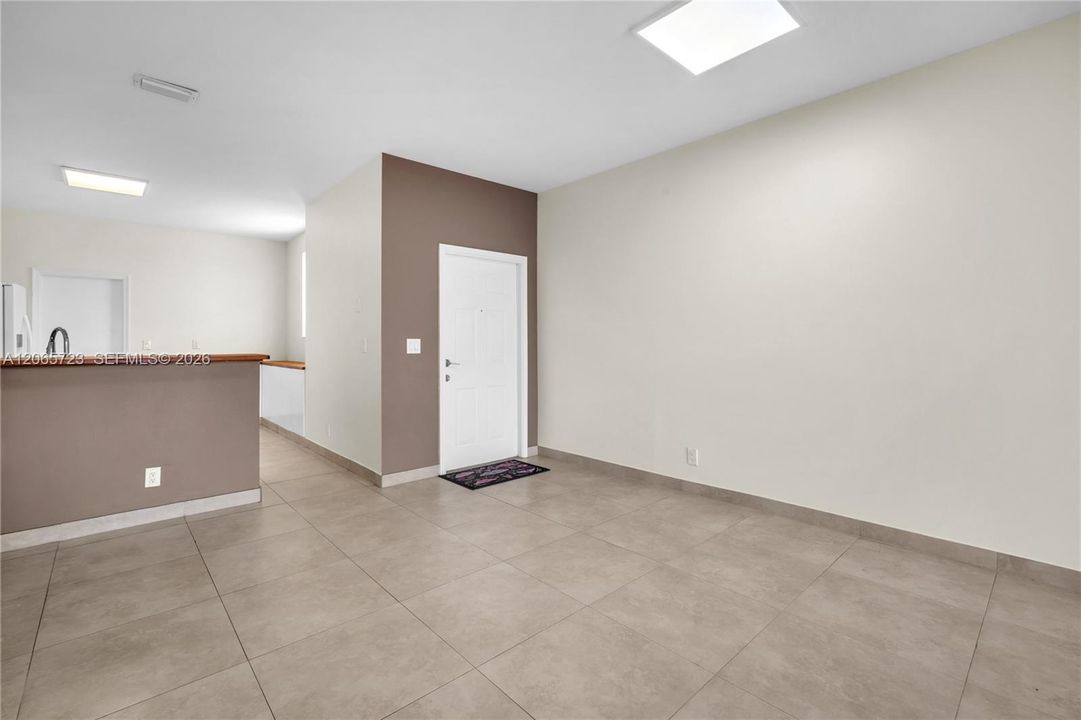 For Rent: $3,400 (3 beds, 2 baths, 1443 Square Feet)