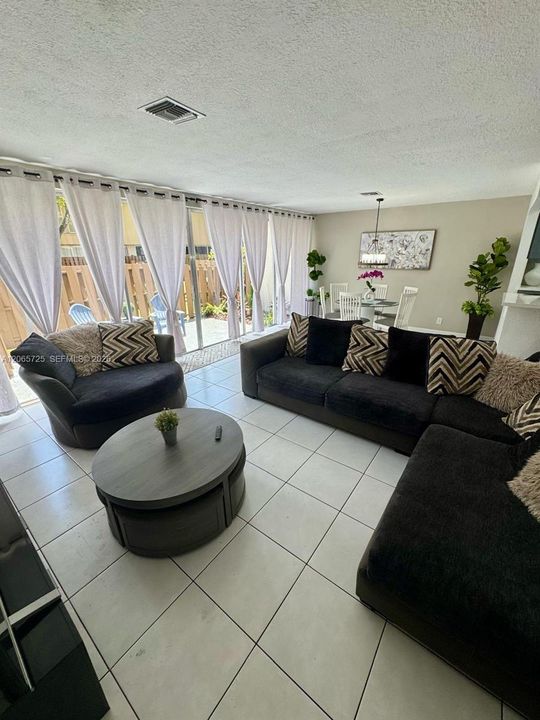 For Sale: $274,900 (4 beds, 3 baths, 1690 Square Feet)