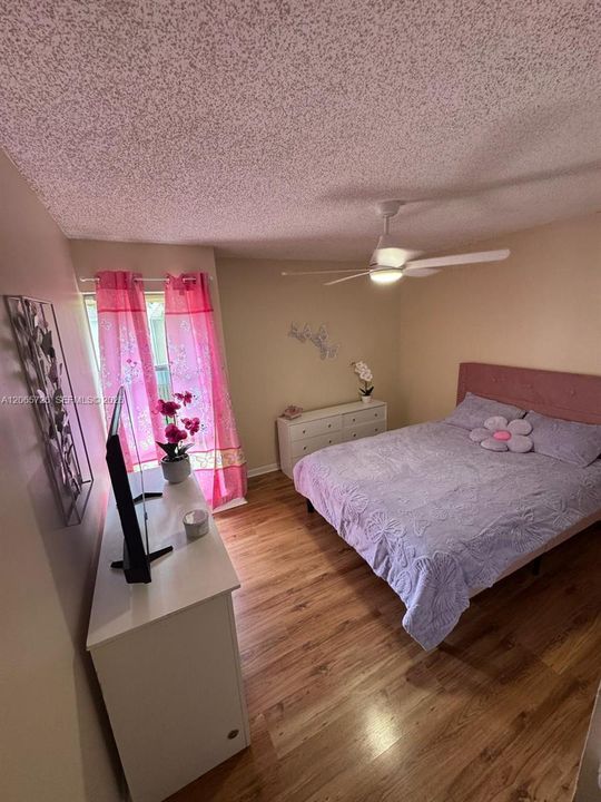 For Sale: $274,900 (4 beds, 3 baths, 1690 Square Feet)
