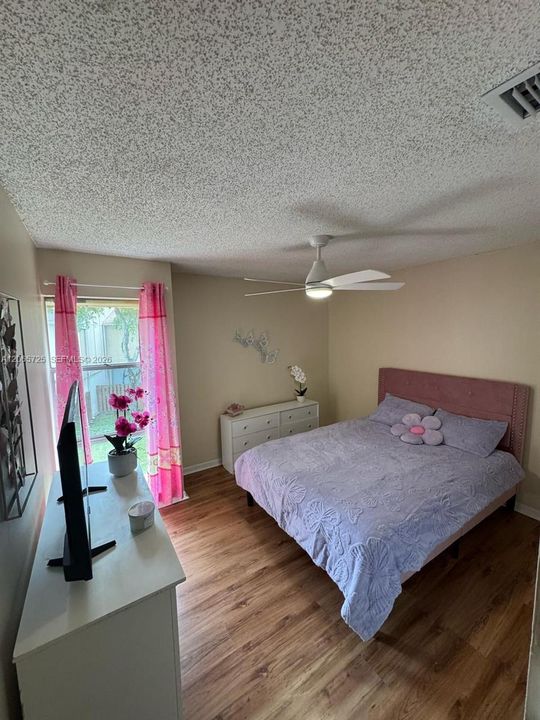 For Sale: $274,900 (4 beds, 3 baths, 1690 Square Feet)