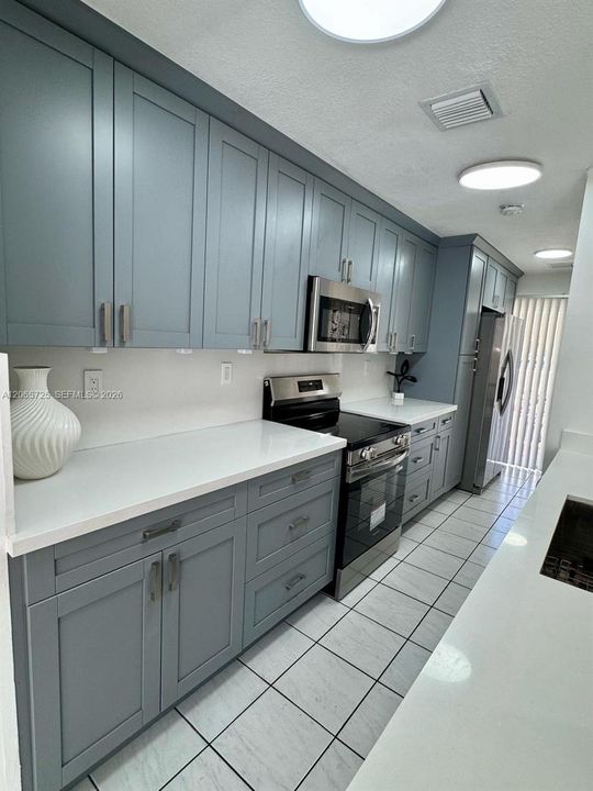 For Sale: $274,900 (4 beds, 3 baths, 1690 Square Feet)
