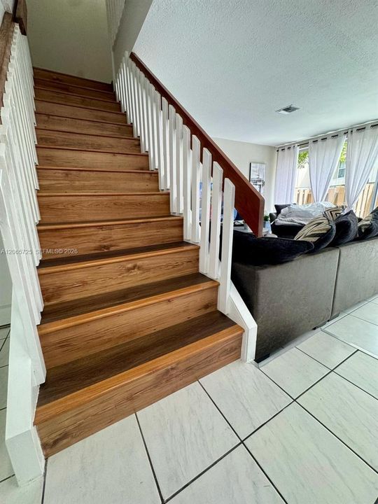 For Sale: $274,900 (4 beds, 3 baths, 1690 Square Feet)