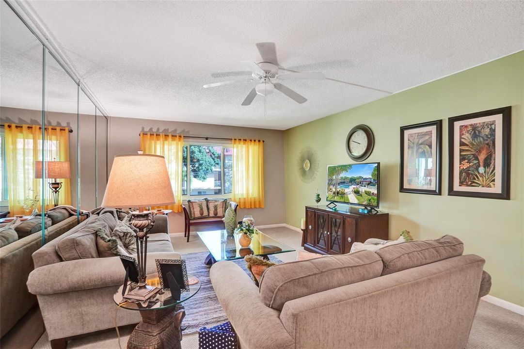 Comfortably furnished-light filled room