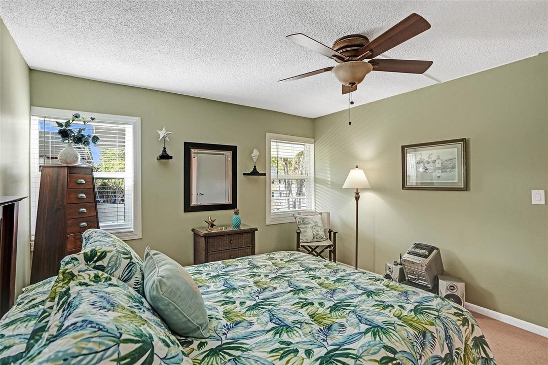 Light and bright en suite guest bedroom