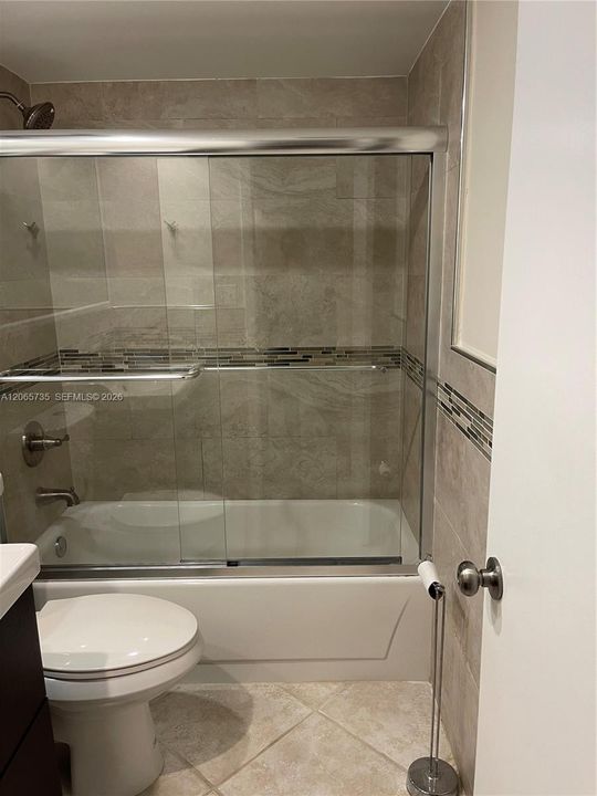 В аренду: $2,300 (2 спален, 2 ванн, 963 Квадратных фут)