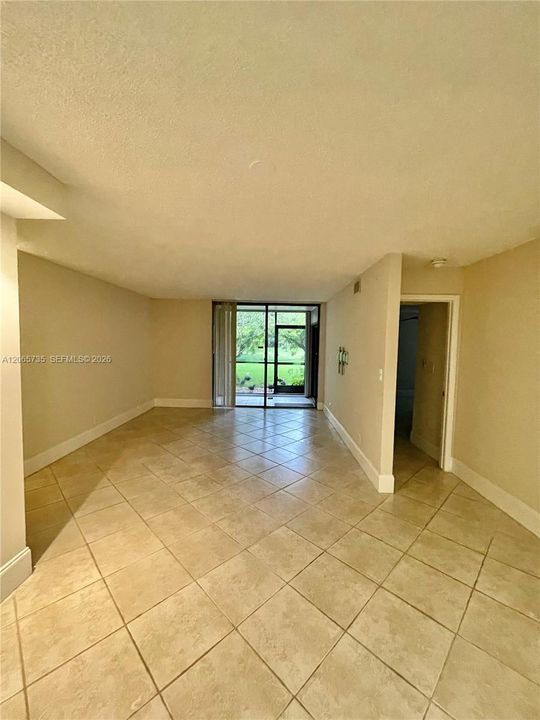В аренду: $2,300 (2 спален, 2 ванн, 963 Квадратных фут)