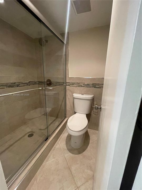 В аренду: $2,300 (2 спален, 2 ванн, 963 Квадратных фут)