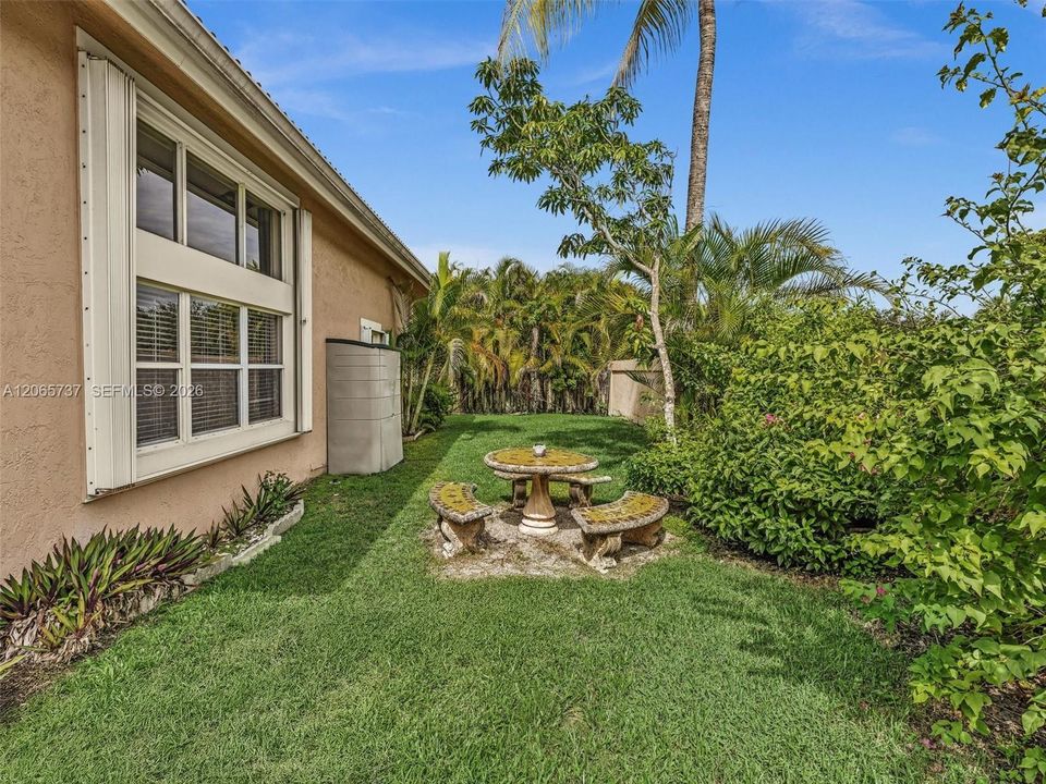 For Rent: $6,000 (4 beds, 2 baths, 2648 Square Feet)