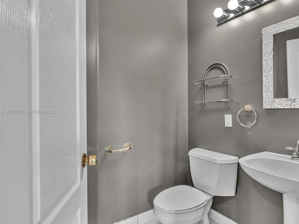 For Rent: $6,000 (4 beds, 2 baths, 2648 Square Feet)