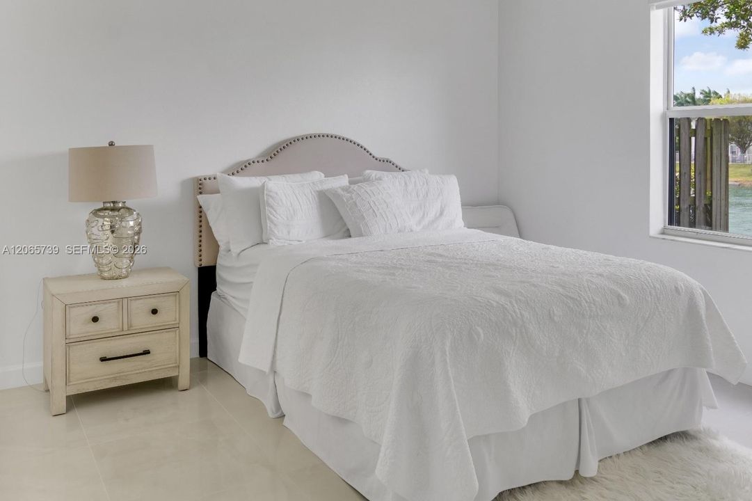 For Sale: $329,000 (3 beds, 2 baths, 1151 Square Feet)