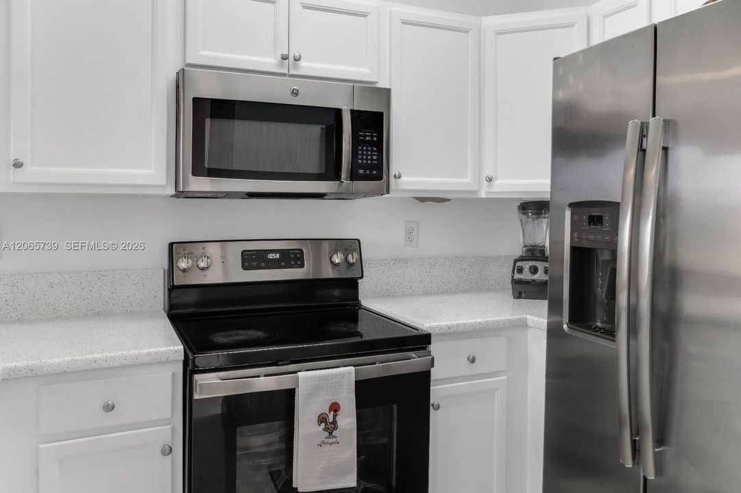 For Sale: $329,000 (3 beds, 2 baths, 1151 Square Feet)