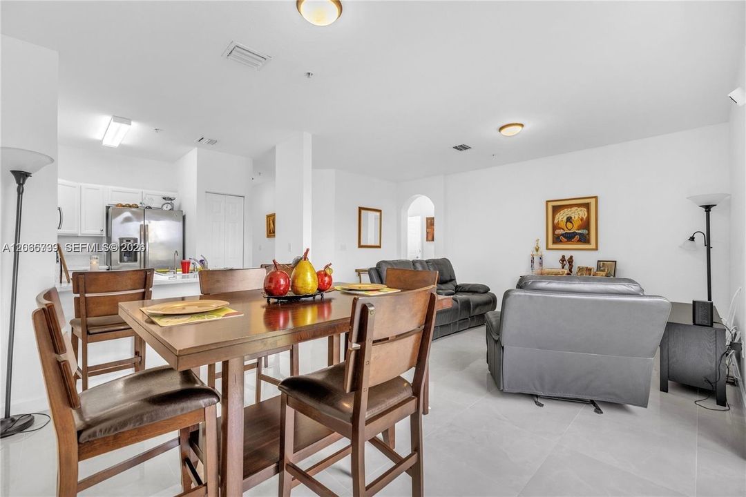 For Sale: $329,000 (3 beds, 2 baths, 1151 Square Feet)