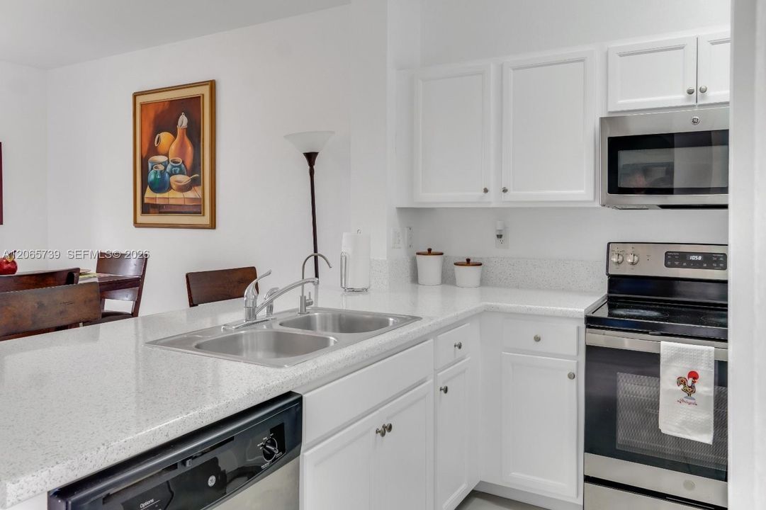 For Sale: $329,000 (3 beds, 2 baths, 1151 Square Feet)