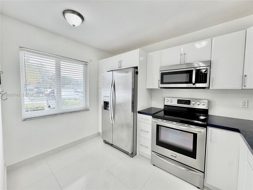 Active With Contract: $2,100 (2 beds, 2 baths, 1040 Square Feet)