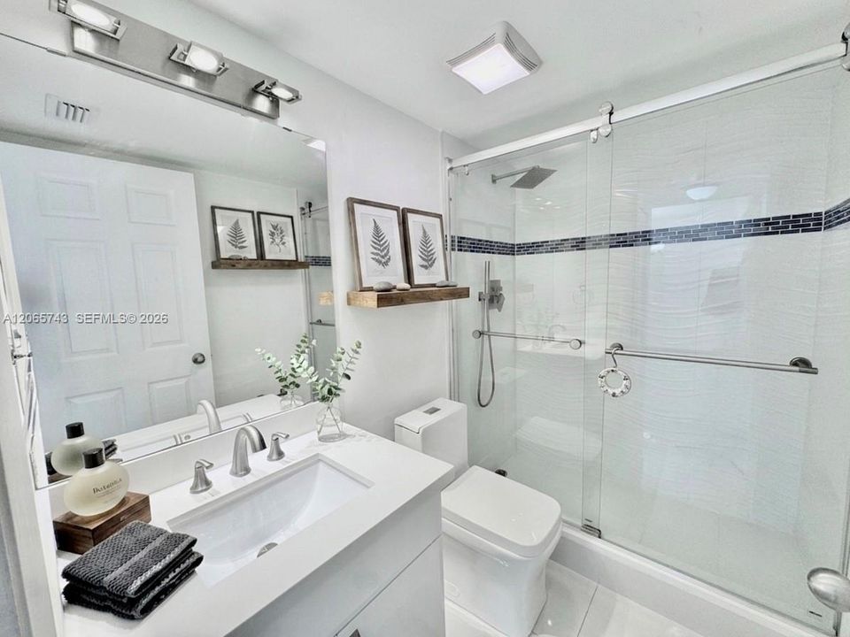 Active With Contract: $2,100 (2 beds, 2 baths, 1040 Square Feet)