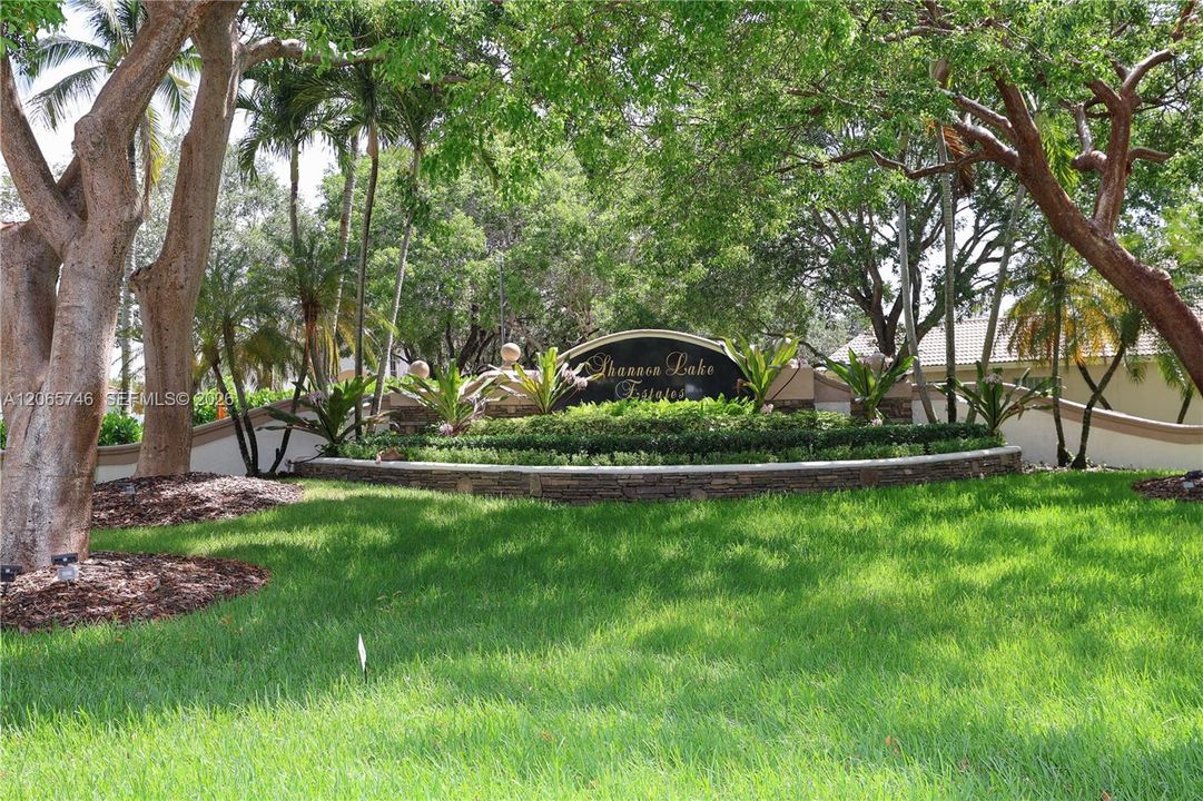 For Sale: $997,000 (5 beds, 3 baths, 3709 Square Feet)