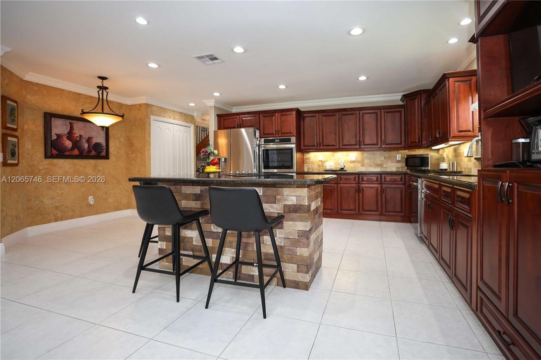 For Sale: $997,000 (5 beds, 3 baths, 3709 Square Feet)